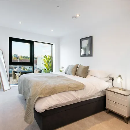 1 Bedroom Flat Prime Spot Near Station, Shops & Culture Leeds (West Yorkshire)